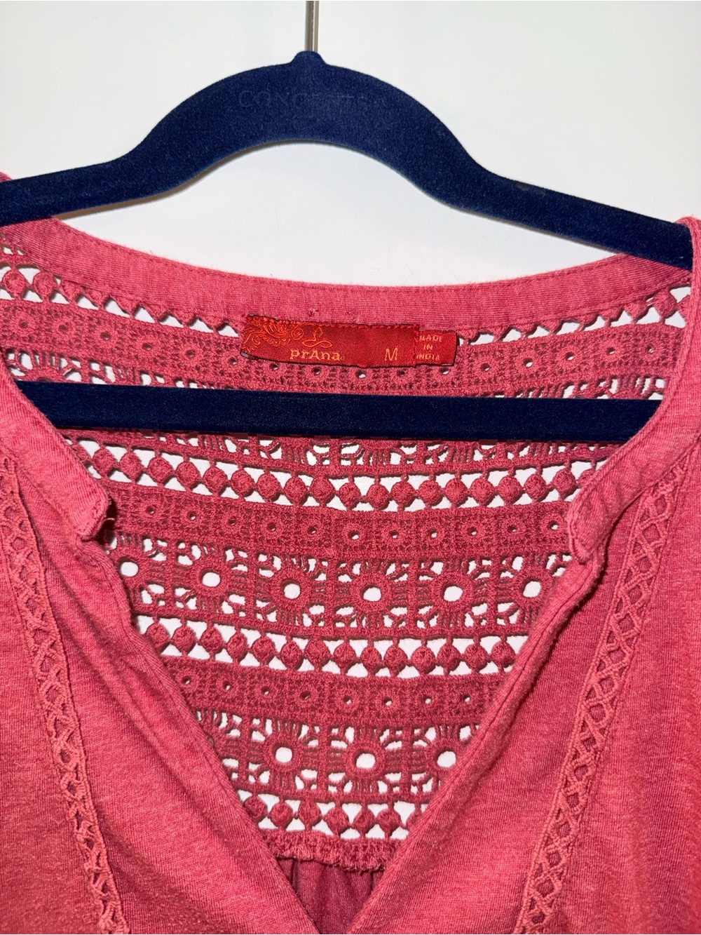 prAna knit back/Lace-Yoke V-Neck Top in Terracotta (m) - Picture 3 of 5